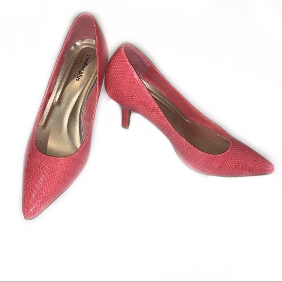 Comfort Plus Salmon Pointed Toe Low Heel 8.5